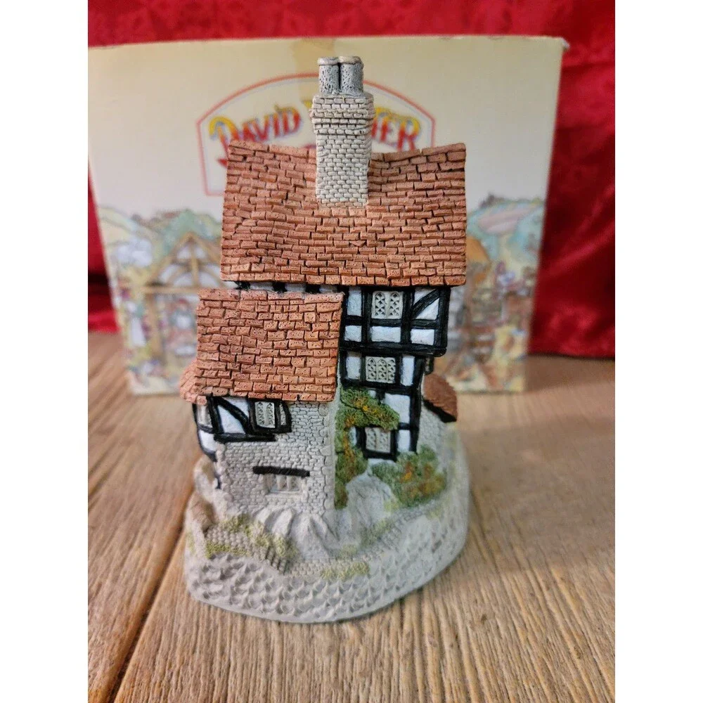 David Winter Cottages Squires Hall 1985